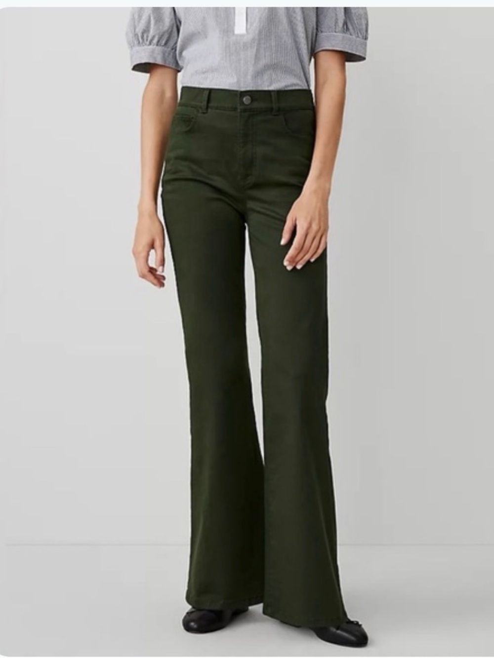 Ann Taylor Weekend Collection 5 Pocket Trouser. Size 2. 32 in inseam. NWT.